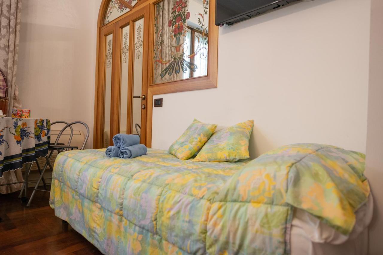 B&B Family First Capriate San Gervasio Extérieur photo